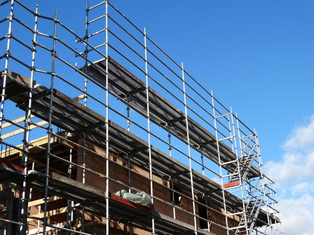solutions de protection ignifuge pour échafaudages afin d'assurer la sécurité incendie sur les chantiers.